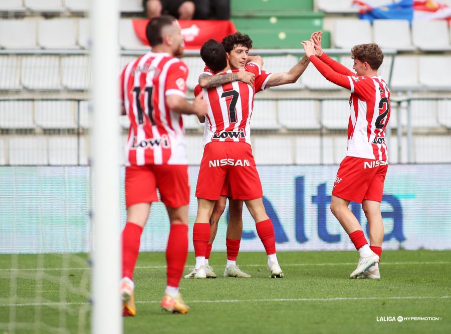El Sporting maquilla un mal año El Sporting maquilla un mal año