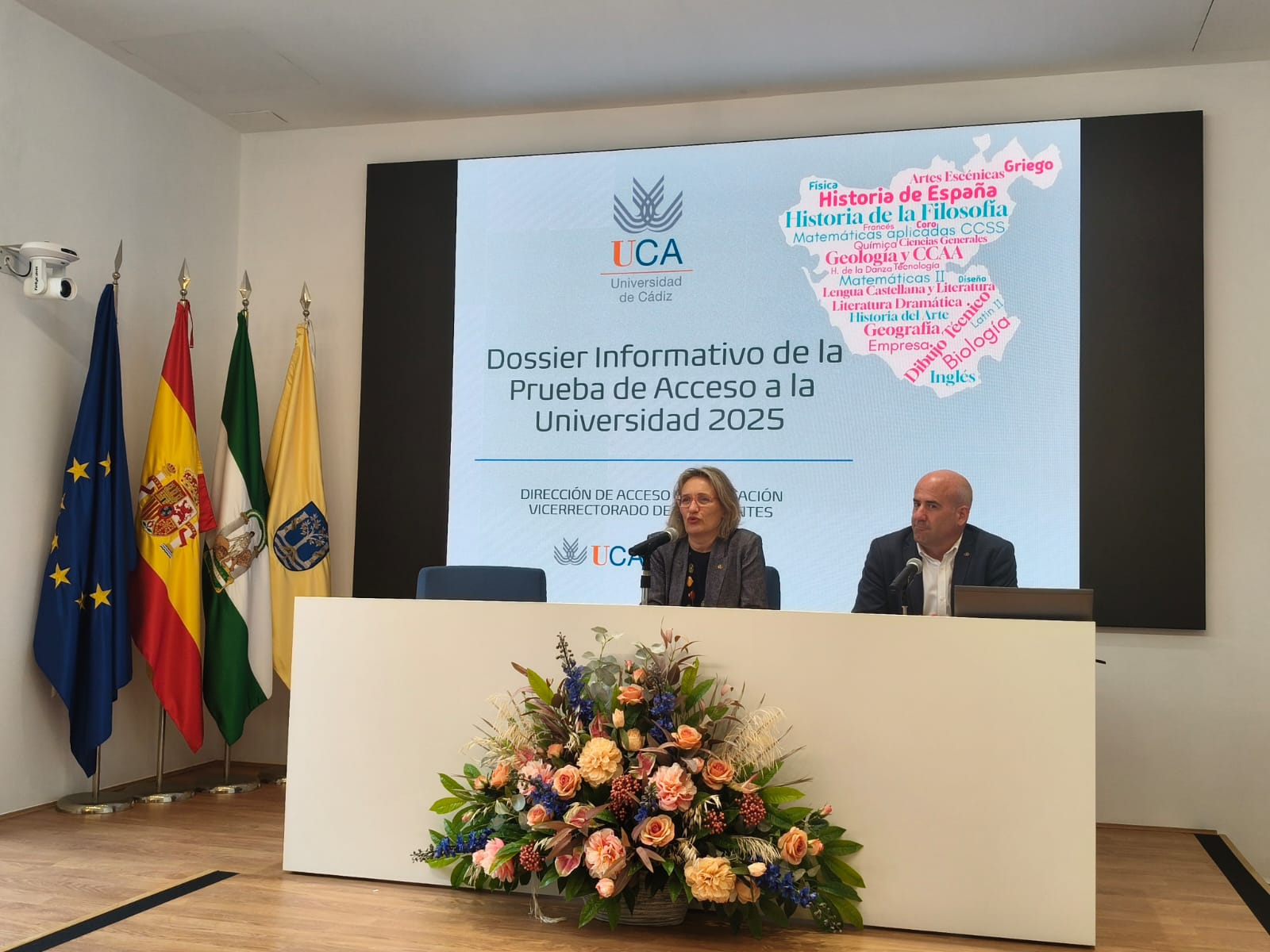 Cerca de 8.000 alumnos gaditanos se enfrentarán a la PAU desde mañana en las 16 sedes habilitadas por la UCA Cerca de 8.000 alumnos gaditanos se enfrentarán a la PAU desde mañana en las 16 sedes habilitadas por la UCA