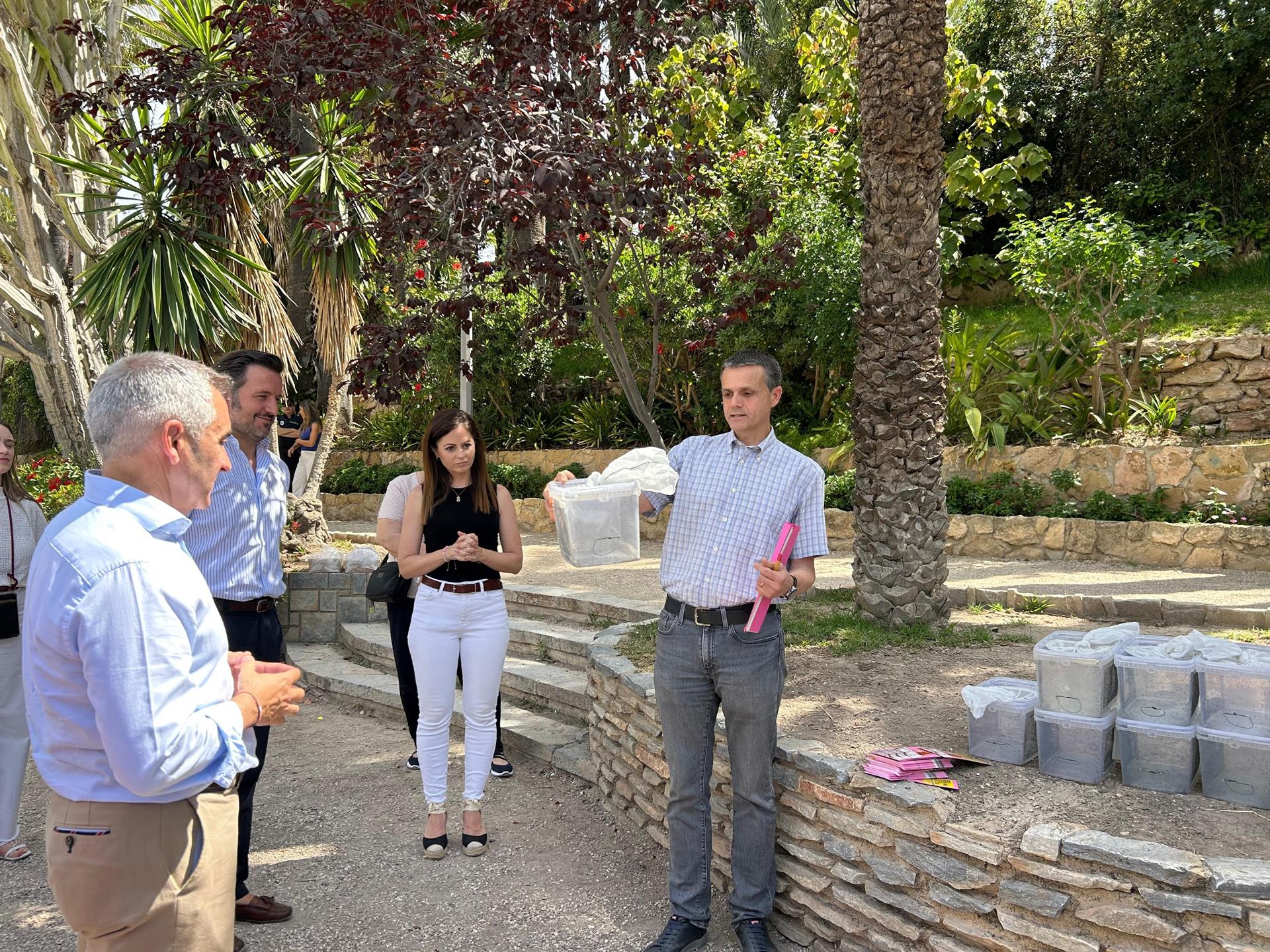 Elche prueba la suelta de mosquitos tigre estériles para reducir la población del insecto Elche prueba la suelta de mosquitos tigre estériles para reducir la población del insecto