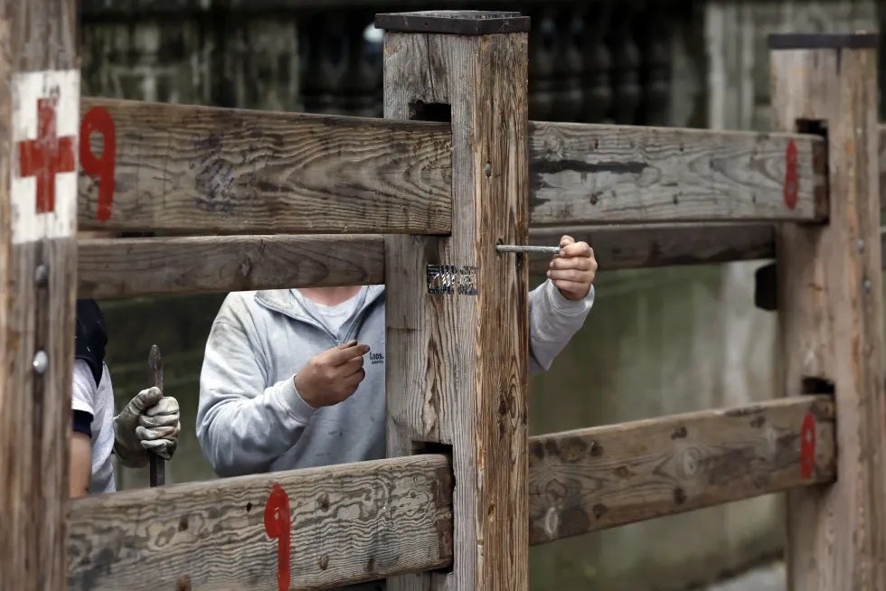 Comienza a colocarse en Pamplona el vallado del encierro de los Sanfermines 2025 Comienza a colocarse en Pamplona el vallado del encierro de los Sanfermines 2025