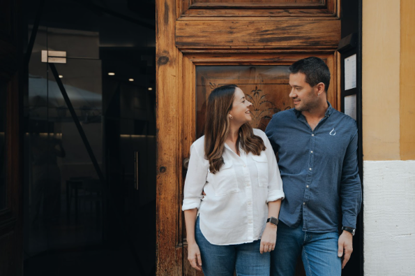 Una gran boda griega para conmemorar el noveno aniversario de Kuzina Una gran boda griega para conmemorar el noveno aniversario de Kuzina