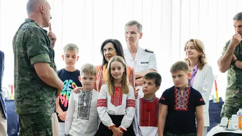 Margarita Robles: “El pueblo ucraniano nos está dando una lección de vida, de lucha y resiliencia” Margarita Robles: “El pueblo ucraniano nos está dando una lección de vida, de lucha y resiliencia”