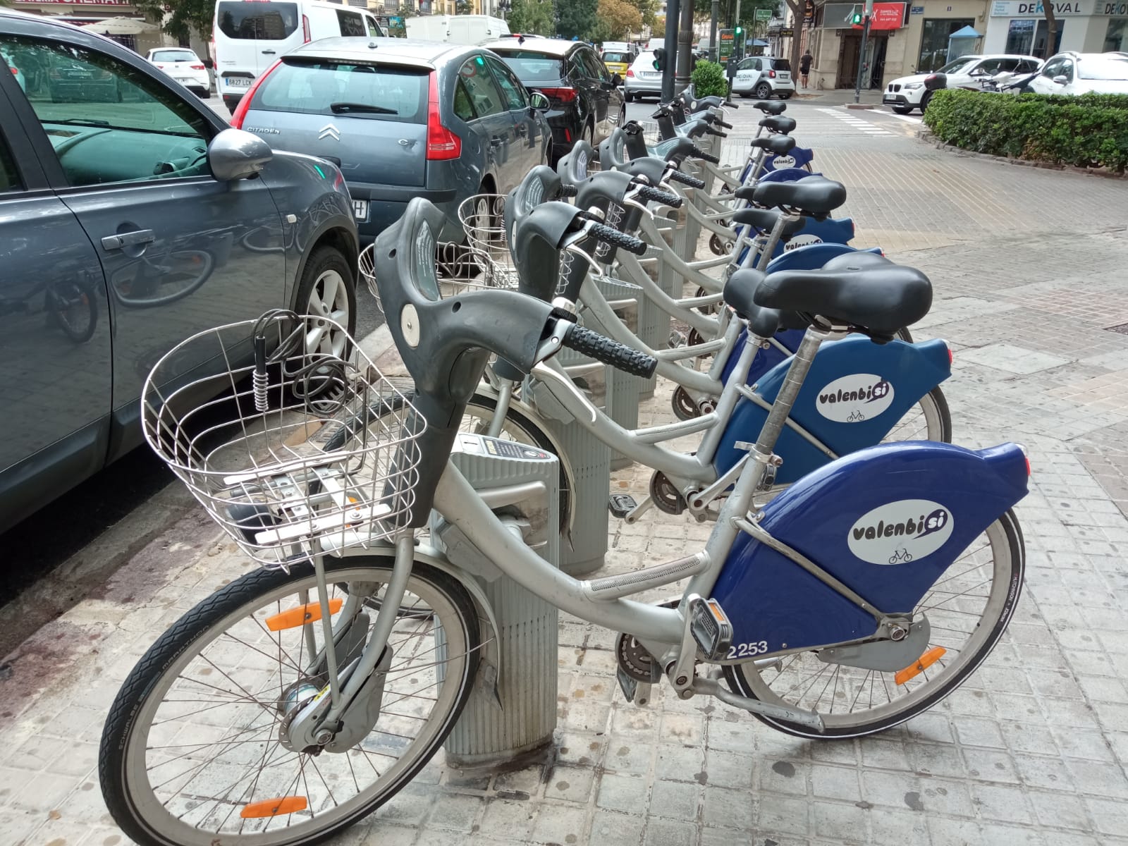 Valenbisi cumple 15 años: el servicio se consolida con unos 50.000 abonados y medio millón de usos mensuales Valenbisi cumple 15 años: el servicio se consolida con unos 50.000 abonados y medio millón de usos mensuales