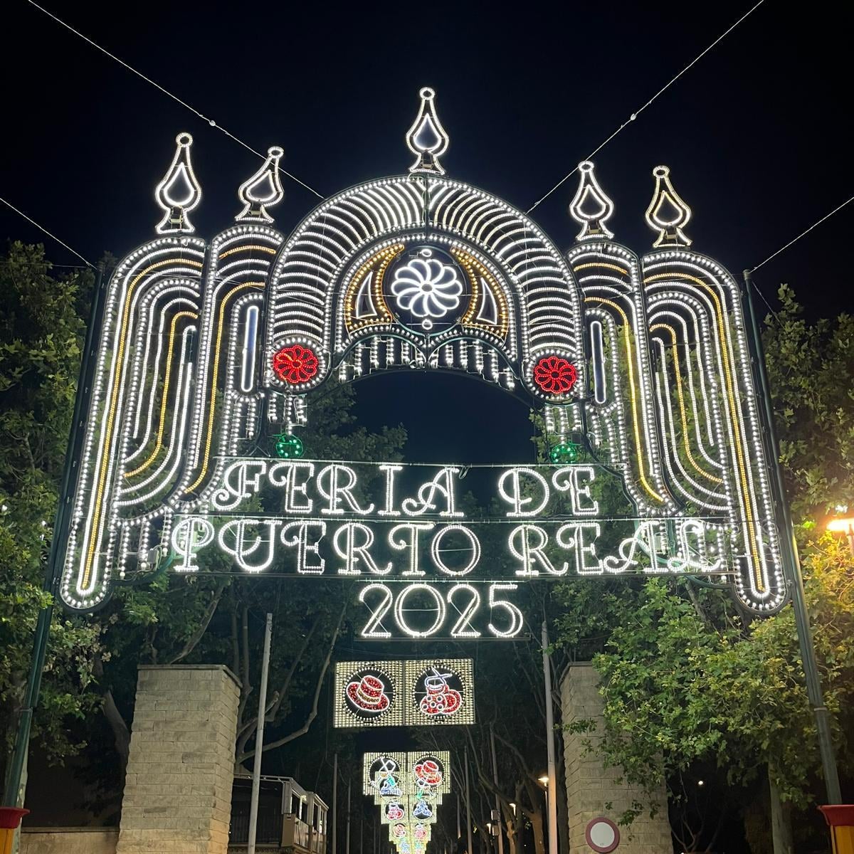 Puerto Real alumbra su 181ª Feria, una de las más antiguas de Andalucía Puerto Real alumbra su 181ª Feria, una de las más antiguas de Andalucía