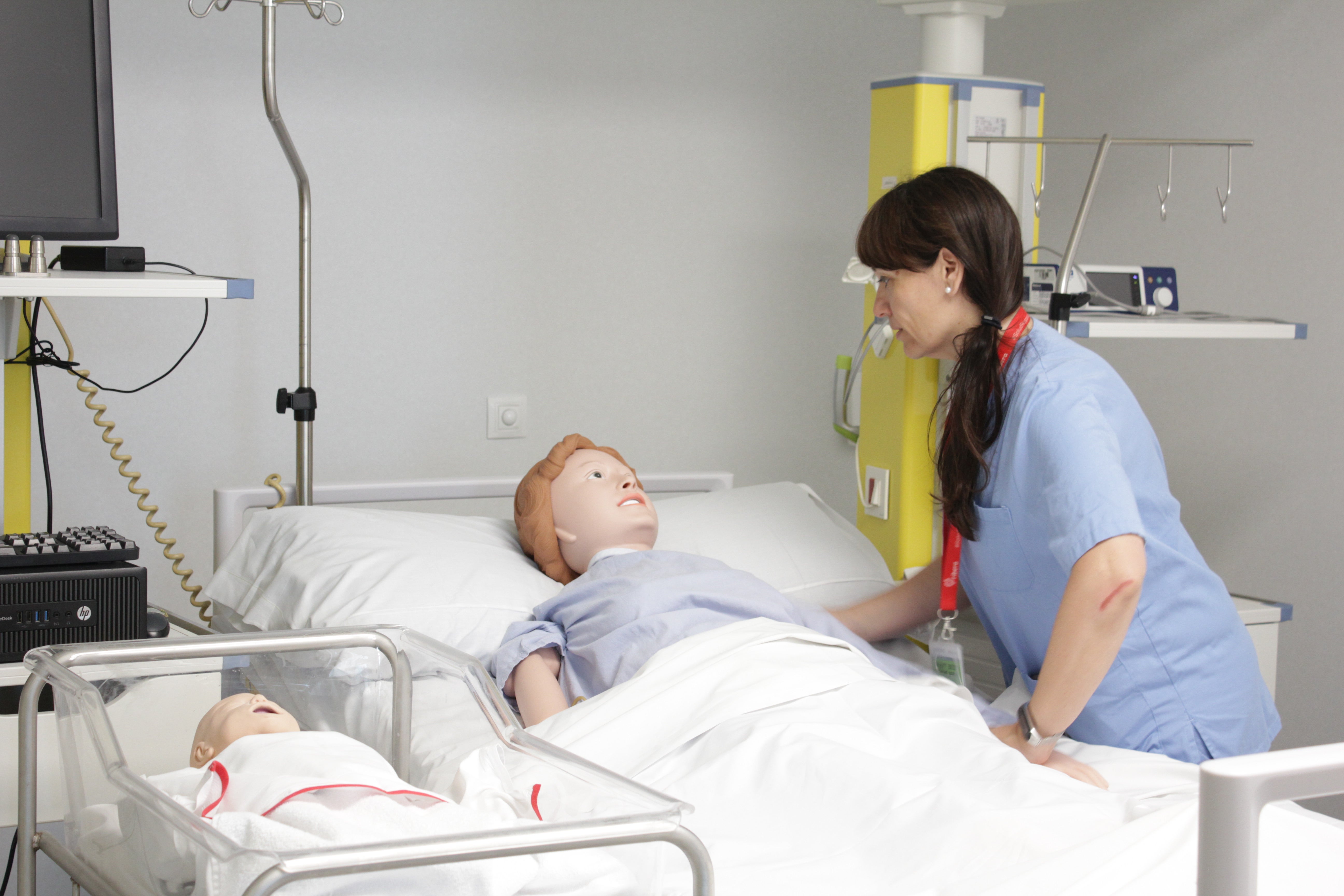 El Hospital del Vinalopó de Elche celebra un curso en cirugía mínimamente invasiva con la utilización de simuladores virtuales El Hospital del Vinalopó de Elche celebra un curso en cirugía mínimamente invasiva con la utilización de simuladores virtuales