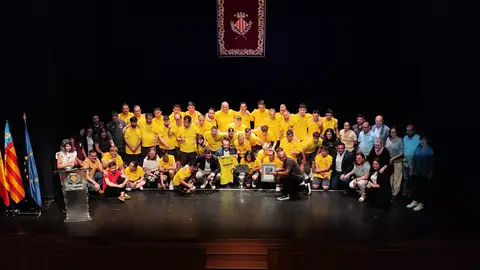 El equipo y cuerpo técnico del Villarreal EDI durante el acto oficial en el Auditorio. El equipo y cuerpo técnico del Villarreal EDI durante el acto oficial en el Auditorio.