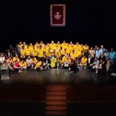 El equipo y cuerpo técnico del Villarreal EDI durante el acto oficial en el Auditorio. 