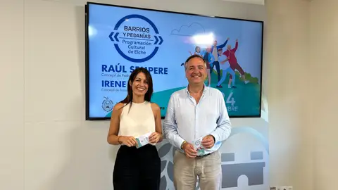 Raúl Sempere, concejal de Vox que ha dimitido, junto a la edil Irene Ruiz. Raúl Sempere, concejal de Vox que ha dimitido, junto a la edil Irene Ruiz.