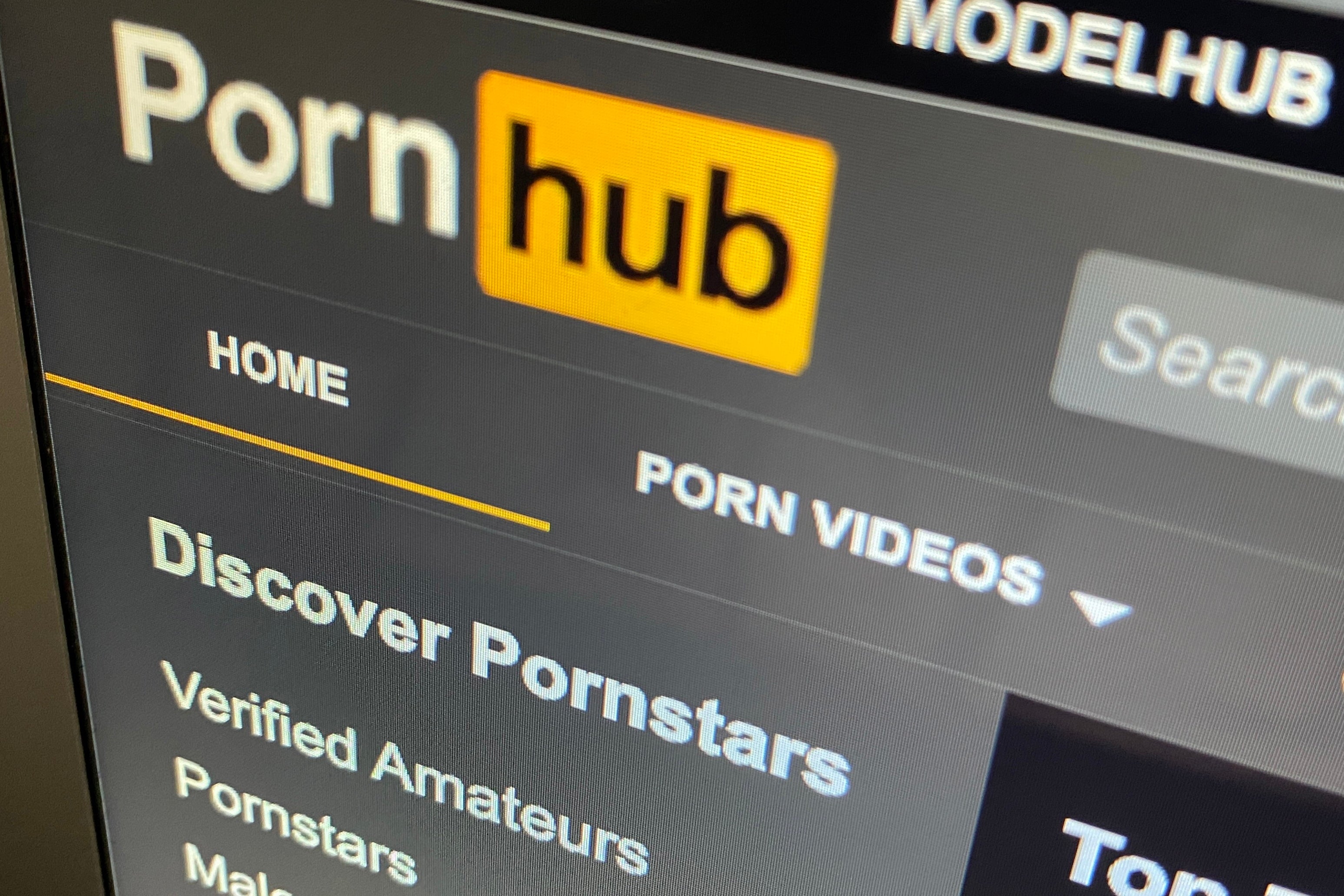 Ya es oficial: Francia cerró el acceso a webs pornográficas como Pornhub para proteger a los menores Ya es oficial: Francia cerró el acceso a webs pornográficas como Pornhub para proteger a los menores