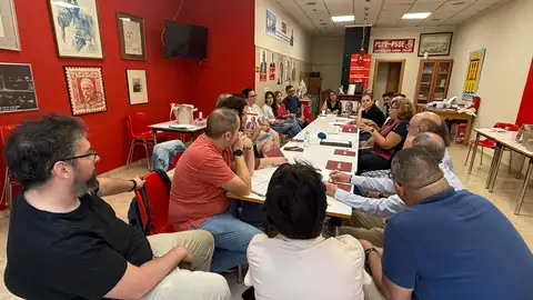 El PSOE de la Marina Baixa celebraba ayer su primera reunión con la totalidad de sus miembros El PSOE de la Marina Baixa celebraba ayer su primera reunión con la totalidad de sus miembros