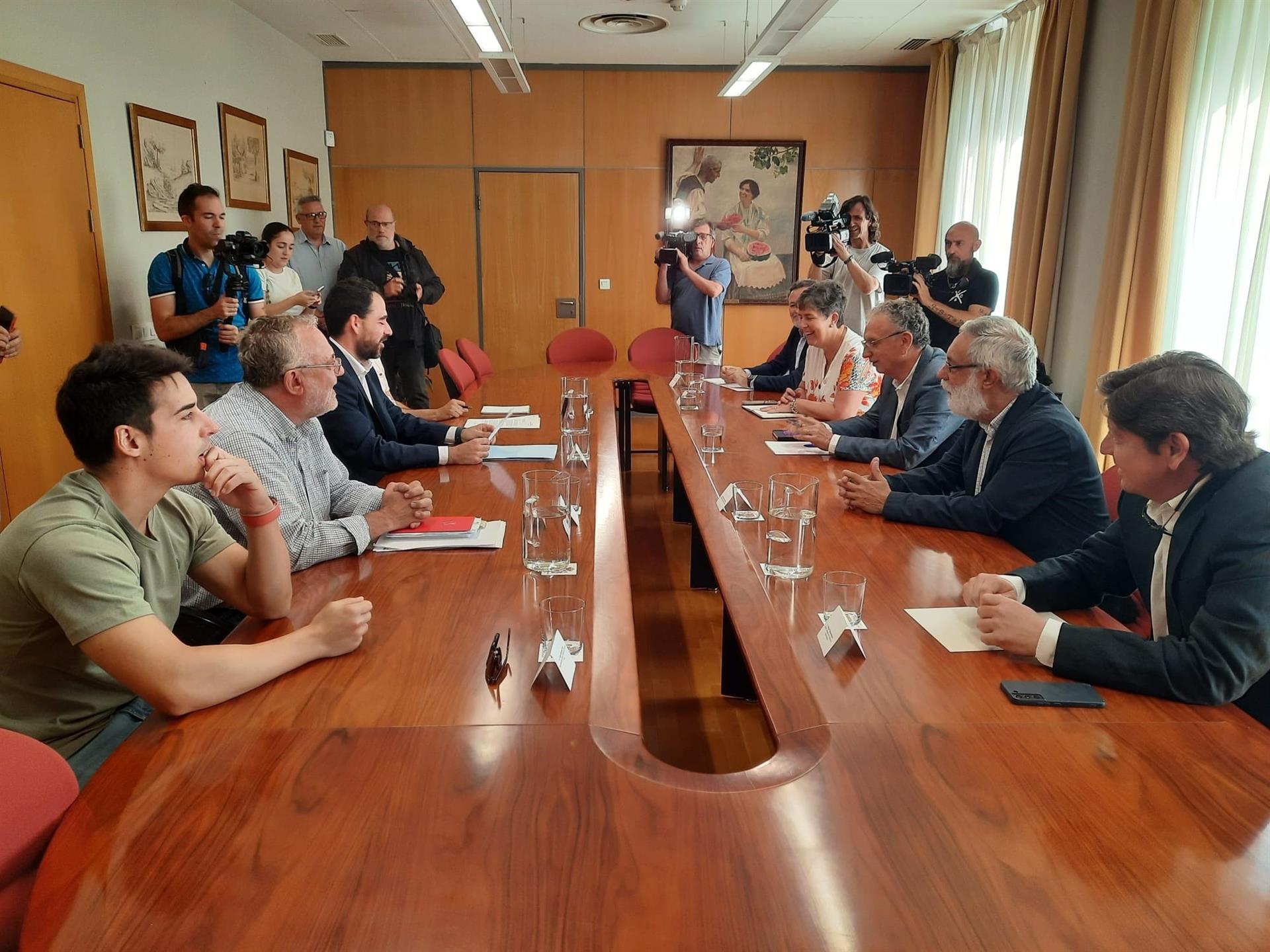 El comité de empresa reivindica la prórroga de Almaraz y Quintana reafirma que la deben pedir las propietarias El comité de empresa reivindica la prórroga de Almaraz y Quintana reafirma que la deben pedir las propietarias