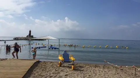A partir del 9 de junio se podrá solicitar el transporte gratuito para ir a la playa accesible de Villajoyosa A partir del 9 de junio se podrá solicitar el transporte gratuito para ir a la playa accesible de Villajoyosa