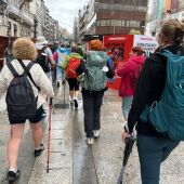 Peregrinos en la calle Príncipe de Vigo