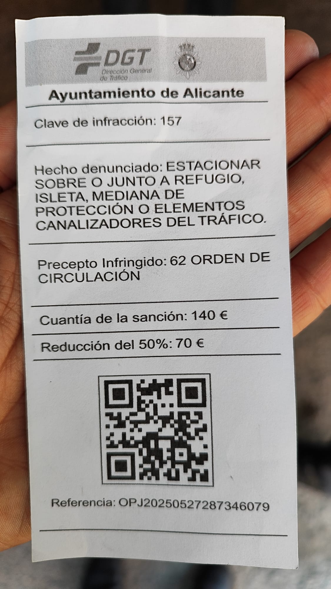 Intento de estafa a través de QR en multas falsas por el entorno del Mercado Central Intento de estafa a través de QR en multas falsas por el entorno del Mercado Central