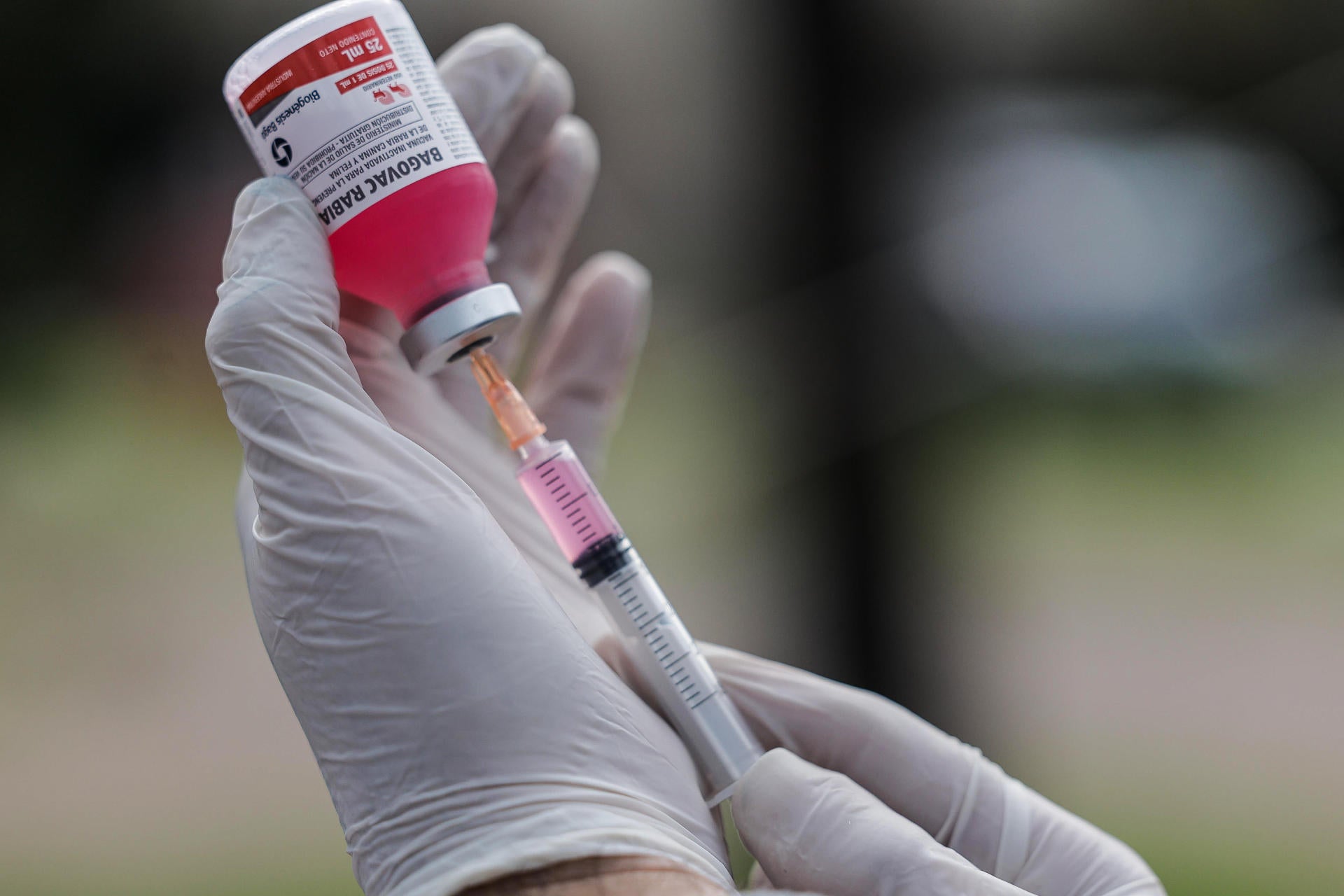 "En África descubrí el verdadero sentido de la medicina": el cirujano que ha operado a más de mil personas en los rincones más olvidados "En África descubrí el verdadero sentido de la medicina": el cirujano que ha operado a más de mil personas en los rincones más olvidados