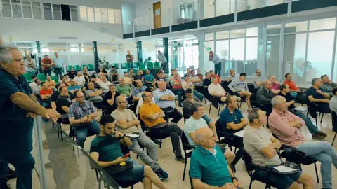 Agricultores de Guadalajara reclaman sacar a las cosechadoras de la resolución antiincendios Agricultores de Guadalajara reclaman sacar a las cosechadoras de la resolución antiincendios