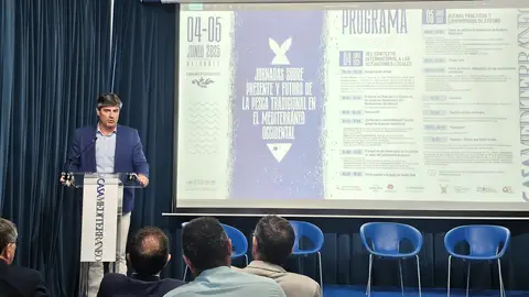 Villajoyosa y Santa Pola firman un acuerdo para defender la pesca tradicional Villajoyosa y Santa Pola firman un acuerdo para defender la pesca tradicional