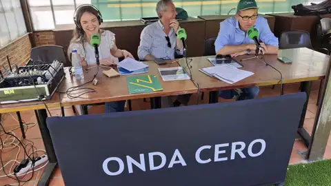 Eva Martínez Abascal, Javier López Martín, y Víctor Manuel Martín López. Eva Martínez Abascal, Javier López Martín, y Víctor Manuel Martín López.