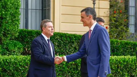 Sánchez interrumpe el discurso de Page cuando criticaba los pactos con Junts: "Es una pequeña tradición ya" | Onda Cero Radio