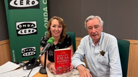Jorge Dezcallar, junto a Elka Dimitrova, en Onda Cero Mallorca