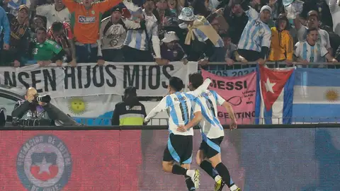 Argentina vence a Chile con un gol de Julián Álvarez Argentina vence a Chile con un gol de Julián Álvarez
