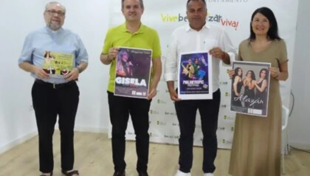 Benejúzar comienza a vivir sus fiestas patronales y de Moros y Cristianos en honor a la Virgen del Rosario Benejúzar comienza a vivir sus fiestas patronales y de Moros y Cristianos en honor a la Virgen del Rosario