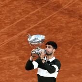 Carlos Alcaraz consuma una remontada histórica y conquista Roland Garros en la final más larga de su historia