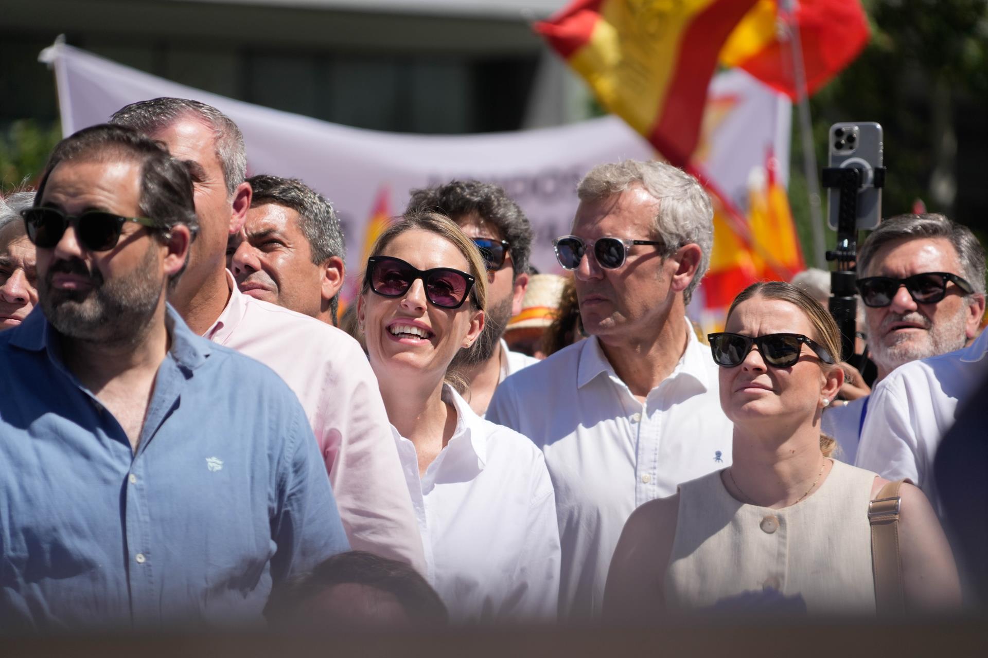 Guardiola lamenta en Madrid que Extremadura sea noticia "por la corrupción que rodea a Sánchez, a su hermano y a Gallardo" Guardiola lamenta en Madrid que Extremadura sea noticia "por la corrupción que rodea a Sánchez, a su hermano y a Gallardo"