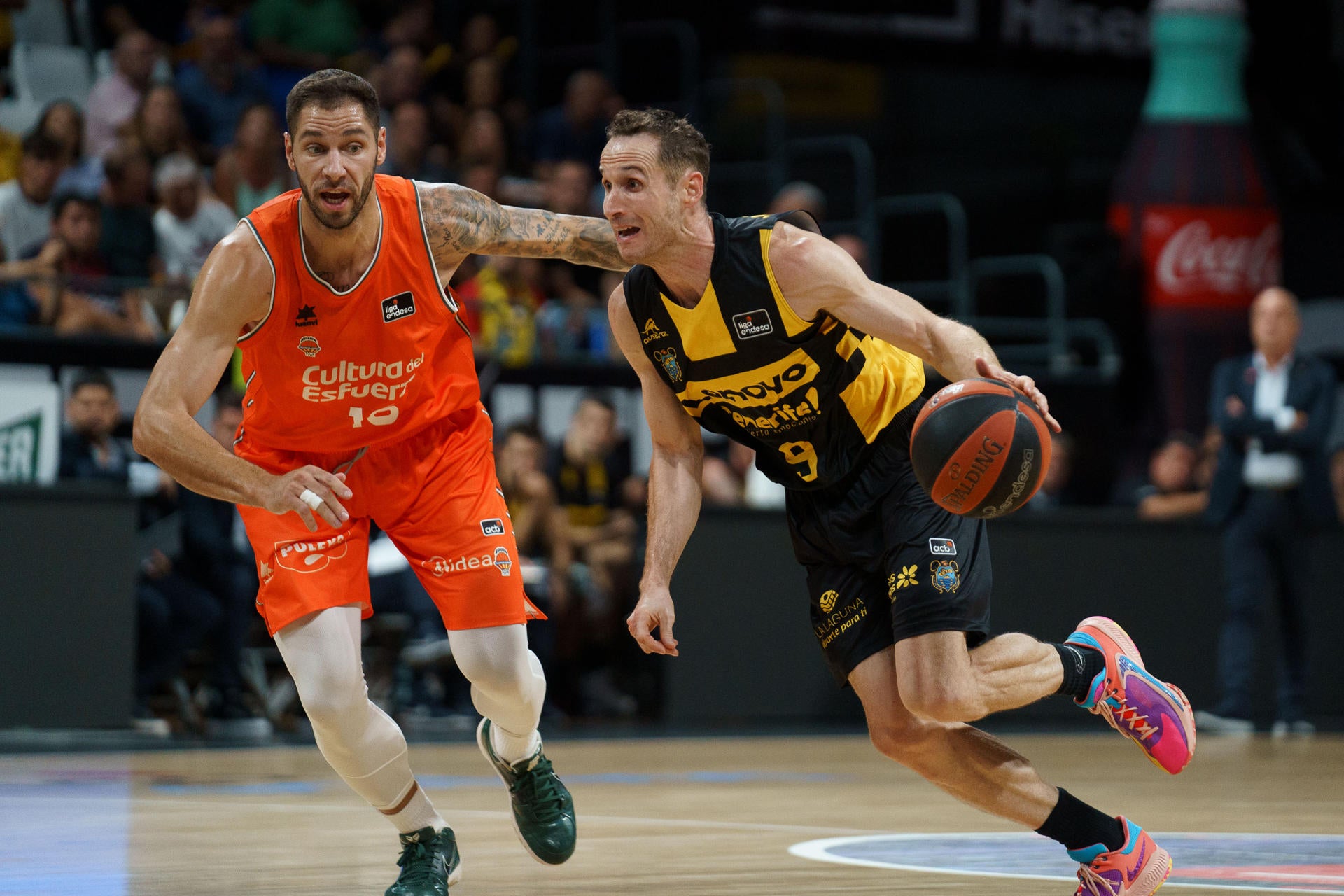 Valencia Basket se aferra a su ritmo para tratar de poner al Tenerife al borde del abismo Valencia Basket se aferra a su ritmo para tratar de poner al Tenerife al borde del abismo