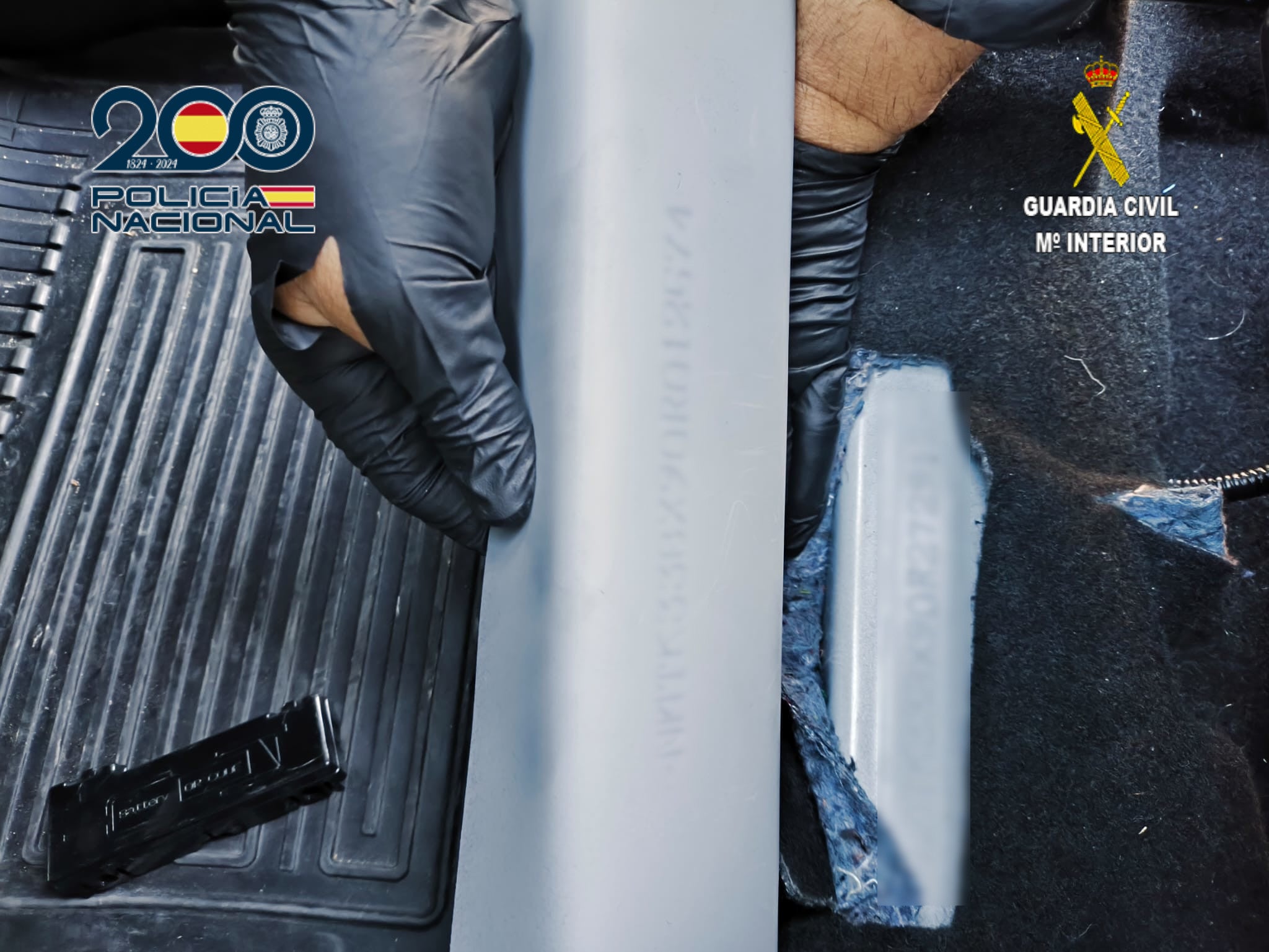 Interceptado un camión que transportaba a Lituania dos vehículos robados Interceptado un camión que transportaba a Lituania dos vehículos robados