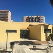 Fachada del consultorio médico de Les Palmeres