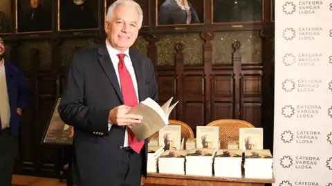 El Premio Bienal de Novela Mario Vargas Llosa bate récord de participación con más de 450 obras presentadas El Premio Bienal de Novela Mario Vargas Llosa bate récord de participación con más de 450 obras presentadas