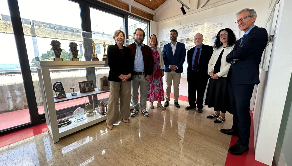Valdés dedica la tercera planta de la Casa de las Artes, al cineasta Gil Parrondo. Valdés dedica la tercera planta de la Casa de las Artes, al cineasta Gil Parrondo.