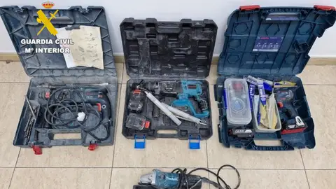 Detenido a un varón por sustraer herramientas en el interior de un vehículo en Vall d’Uixò Detenido a un varón por sustraer herramientas en el interior de un vehículo en Vall d’Uixò