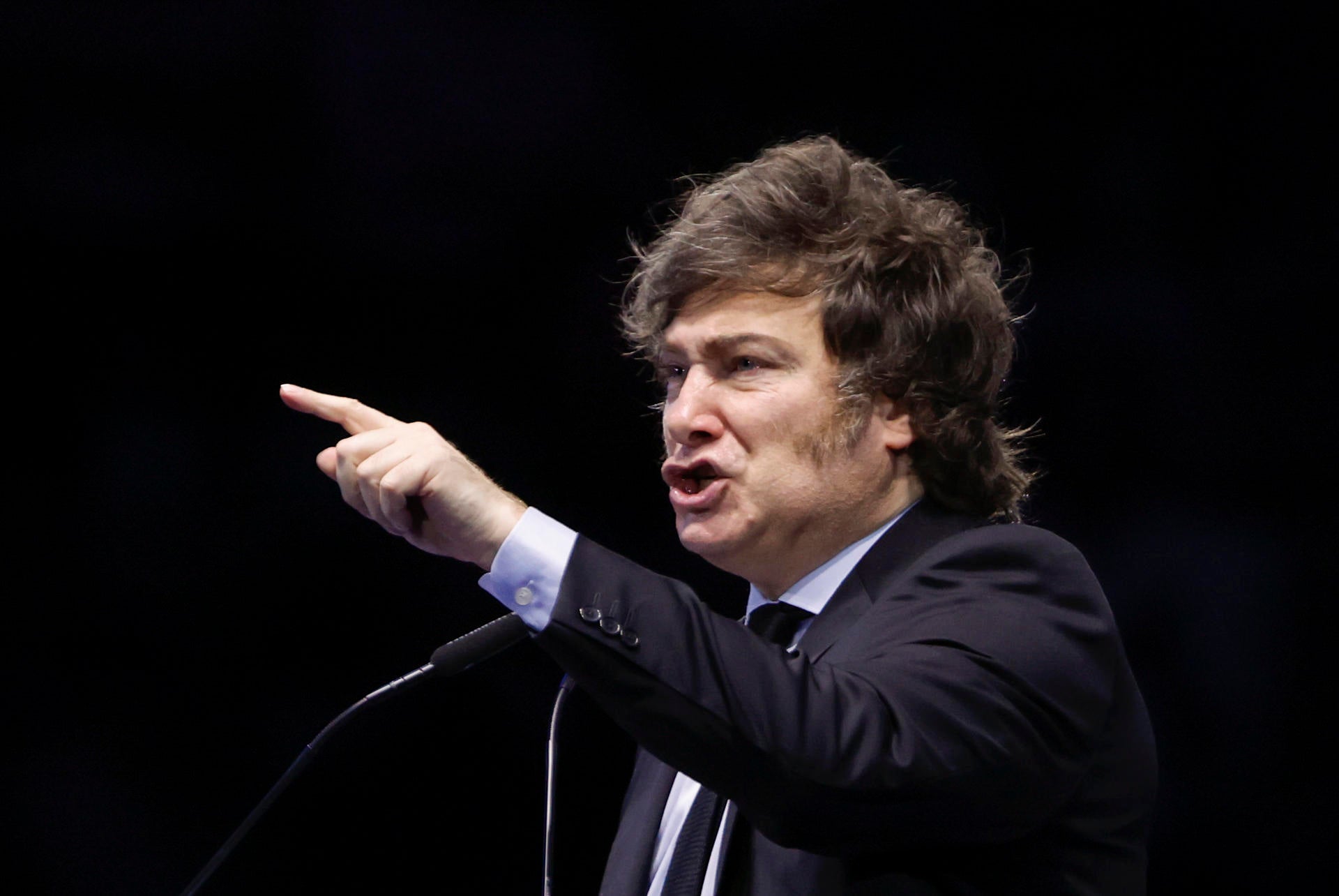 Milei llama "bandido" a Pedro Sánchez en Madrid: "Contra los socialistas de mierda, siempre voy a estar a su lado" Milei llama "bandido" a Pedro Sánchez en Madrid: "Contra los socialistas de mierda, siempre voy a estar a su lado"
