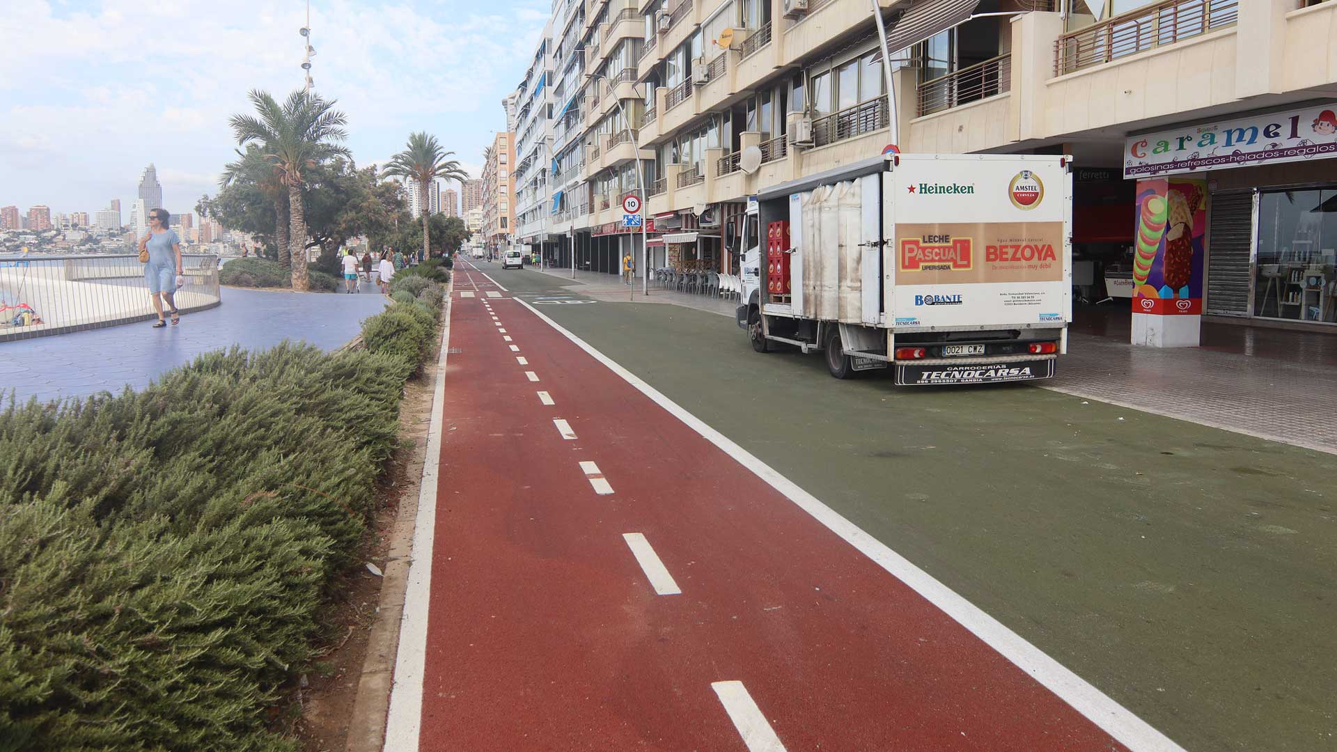 Cerca de un millar de vehículos han sido dados de alta en la plataforma de la Zona de Bajas Emisiones de Benidorm Cerca de un millar de vehículos han sido dados de alta en la plataforma de la Zona de Bajas Emisiones de Benidorm