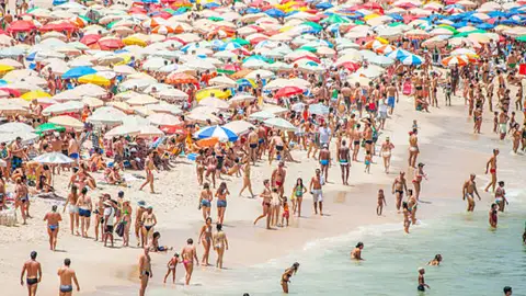 Los seis destinos de España de los que debes huir en verano: están ya muy saturados Los seis destinos de España de los que debes huir en verano: están ya muy saturados