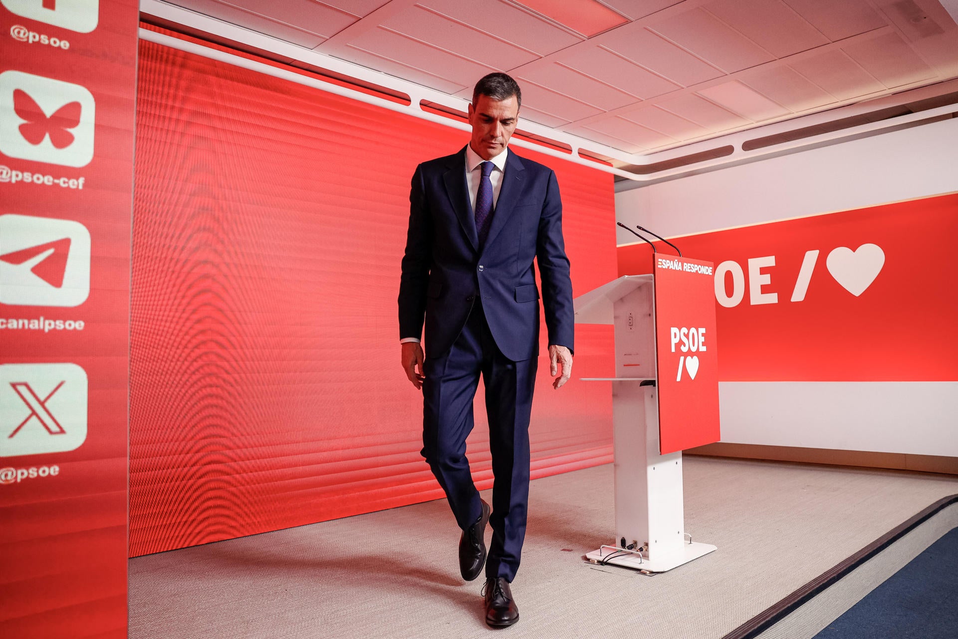 Tertulia: La dirección de Pedro Sánchez al frente del PSOE se tambalea Tertulia: La dirección de Pedro Sánchez al frente del PSOE se tambalea