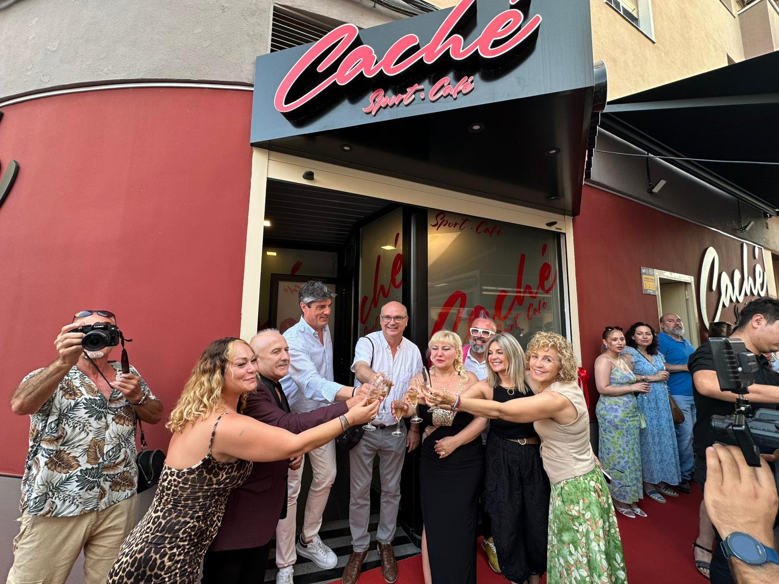 El grupo Galera inaugura Caché Sport Café, su nuevo negocio en Villajoyosa El grupo Galera inaugura Caché Sport Café, su nuevo negocio en Villajoyosa