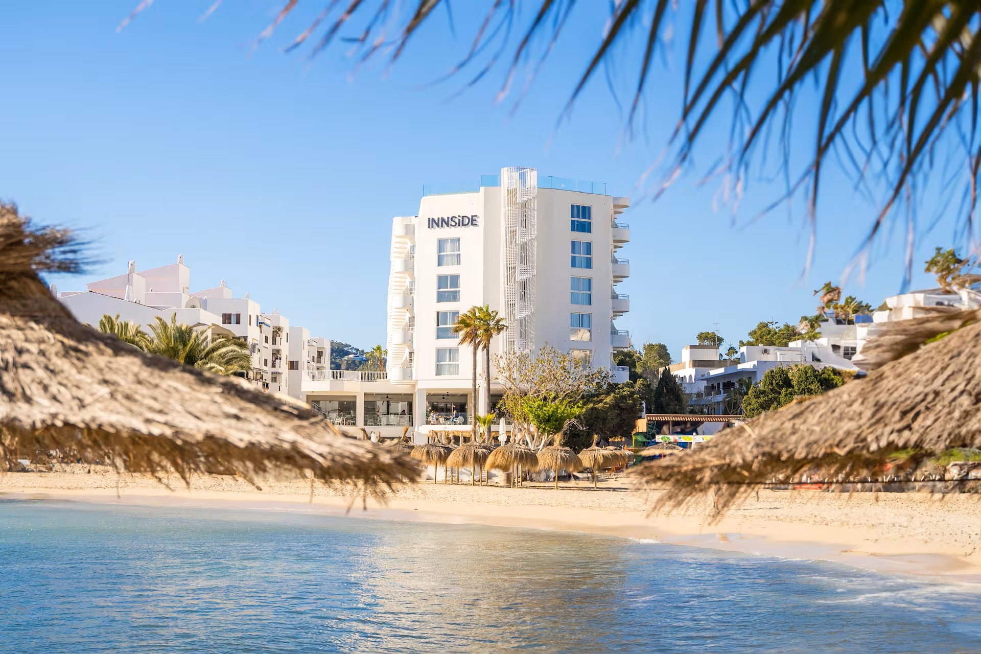 Enrique Gomáriz: "El rooftop de INNSiDE By Meliá Ibiza Beach es ya 'el place to be' de Sant Antoni" Enrique Gomáriz: "El rooftop de INNSiDE By Meliá Ibiza Beach es ya 'el place to be' de Sant Antoni"