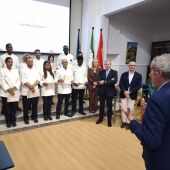 Fundación El Pimpi forma a 15 nuevos ayudantes de cocina en su programa Cantera
