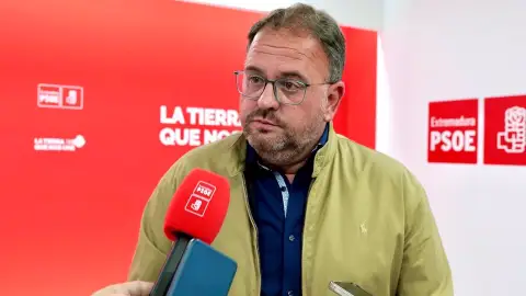El alcalde socialista de Mérida pide a Sánchez un congreso extraordinario y le sugiere que no se presente como candidato El alcalde socialista de Mérida pide a Sánchez un congreso extraordinario y le sugiere que no se presente como candidato