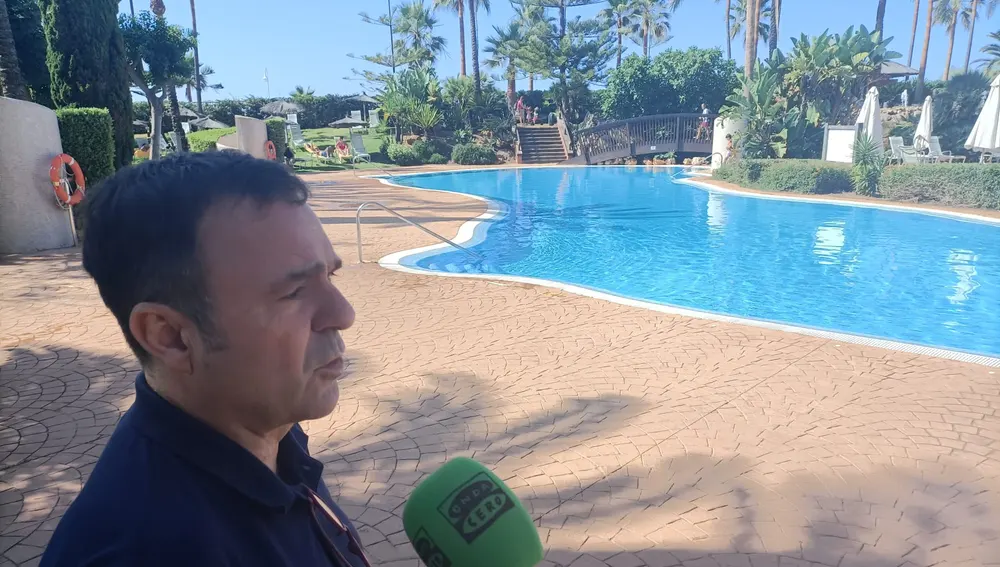 El director comercial del Puerto Antilla Grand Hotel, José Díaz, mostrando las instalaciones del establecimiento. El director comercial del Puerto Antilla Grand Hotel, José Díaz, mostrando las instalaciones del establecimiento.
