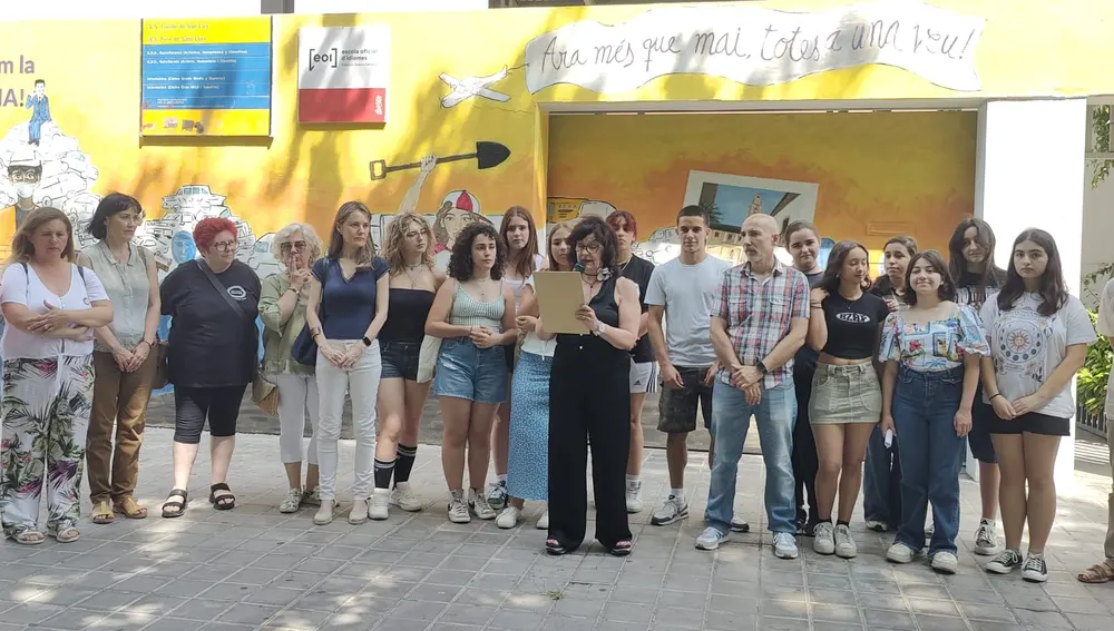Mural realizado por los alumnos del IES Font de Sant Lluís. Mural realizado por los alumnos del IES Font de Sant Lluís.