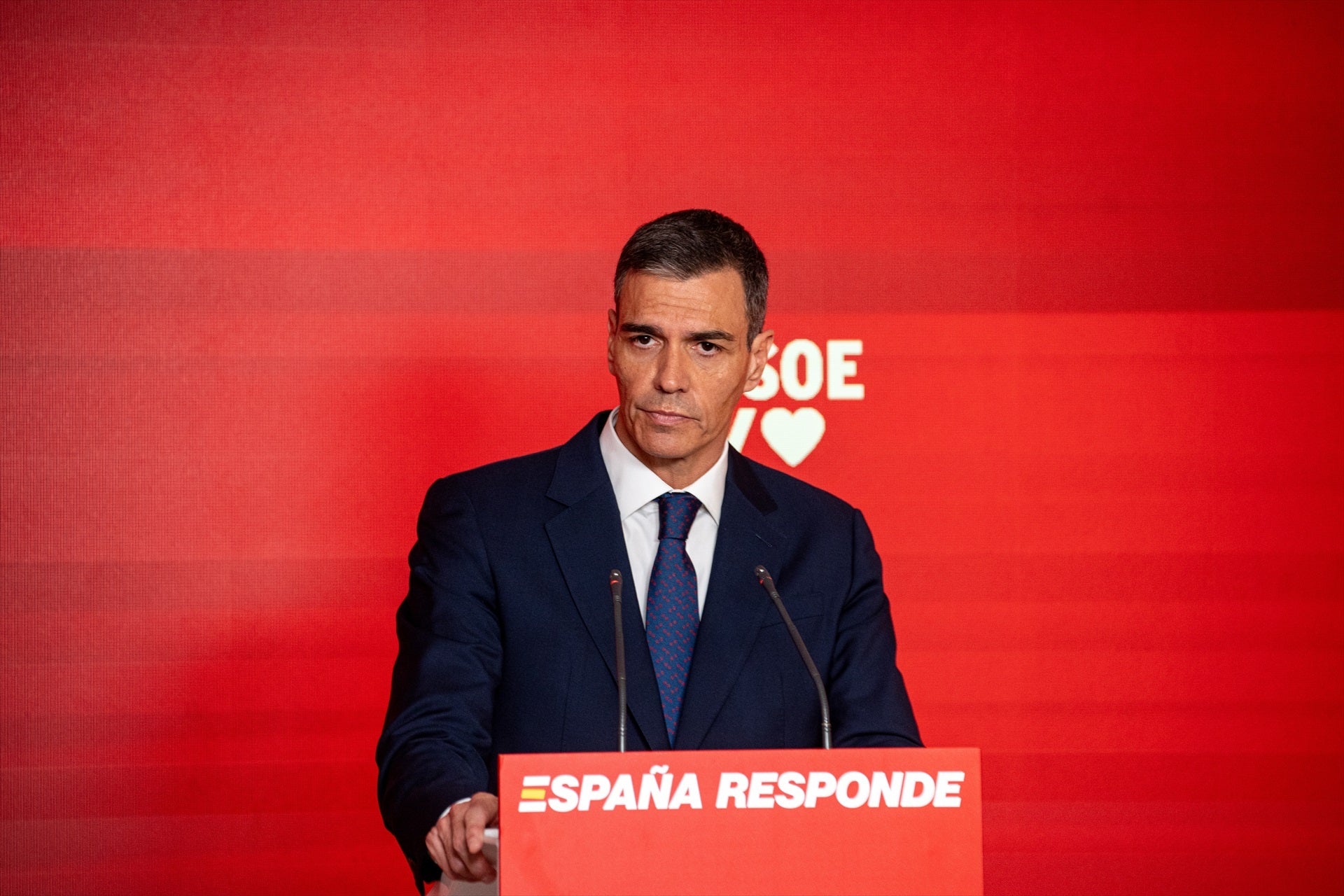 Rubén Amón, sobre el 'maquillaje' de Pedro Sánchez: "Hay que tomárselo en serio en la escenificación de 'clown' triste..." Rubén Amón, sobre el 'maquillaje' de Pedro Sánchez: "Hay que tomárselo en serio en la escenificación de 'clown' triste..."