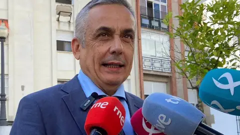 Vox Extremadura cree que Sánchez se está "riendo" de los españoles y urge al PP a presentar una moción de censura Vox Extremadura cree que Sánchez se está "riendo" de los españoles y urge al PP a presentar una moción de censura