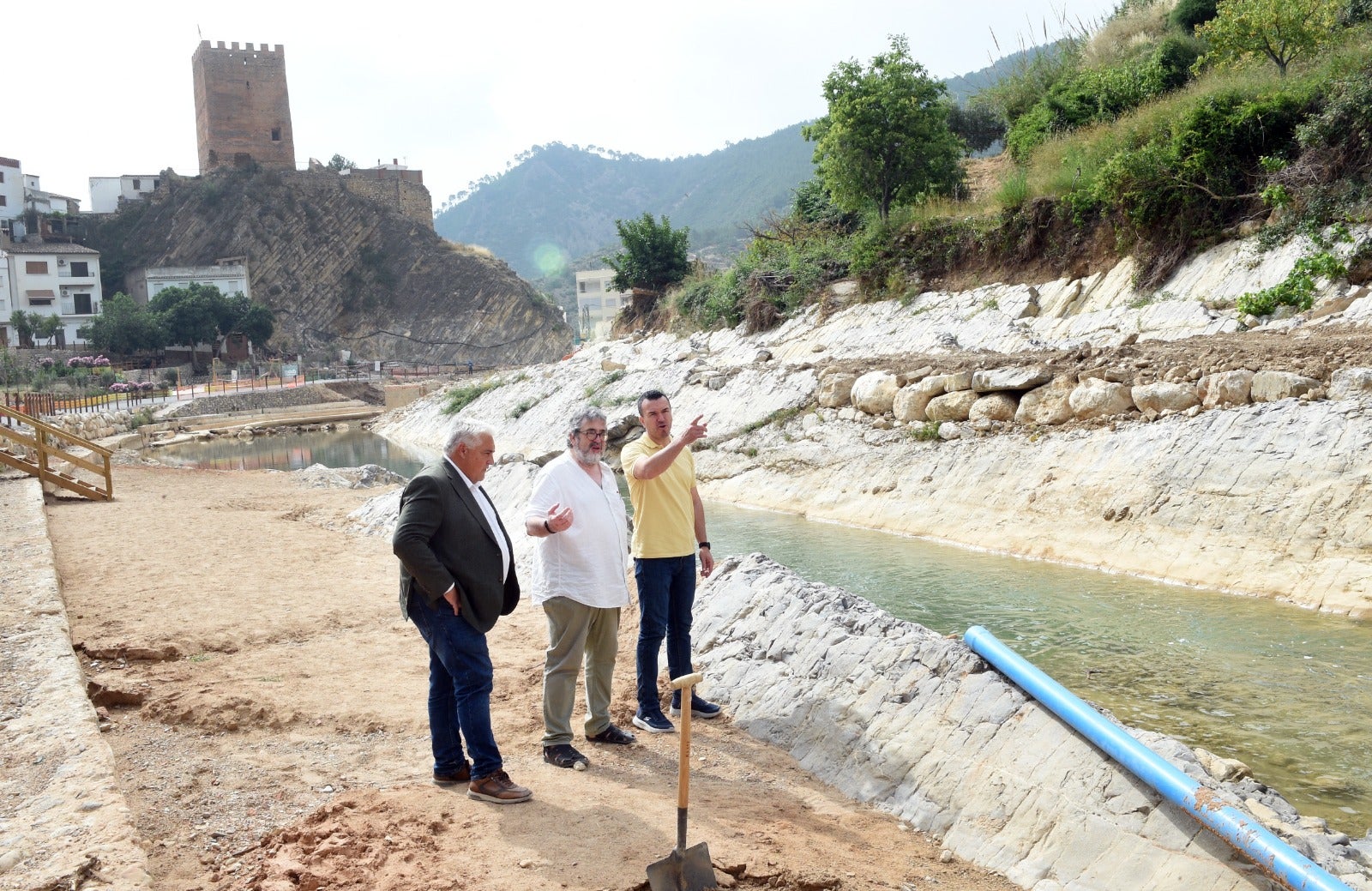 La Diputación de Valencia destinará 2,6 millones de euros a reparar infraestructuras turísticas dañadas por la dana La Diputación de Valencia destinará 2,6 millones de euros a reparar infraestructuras turísticas dañadas por la dana