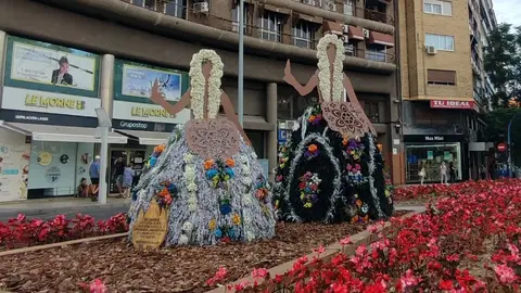 Las Belleas del Foc florales de la avenida de la Estación Las Belleas del Foc florales de la avenida de la Estación