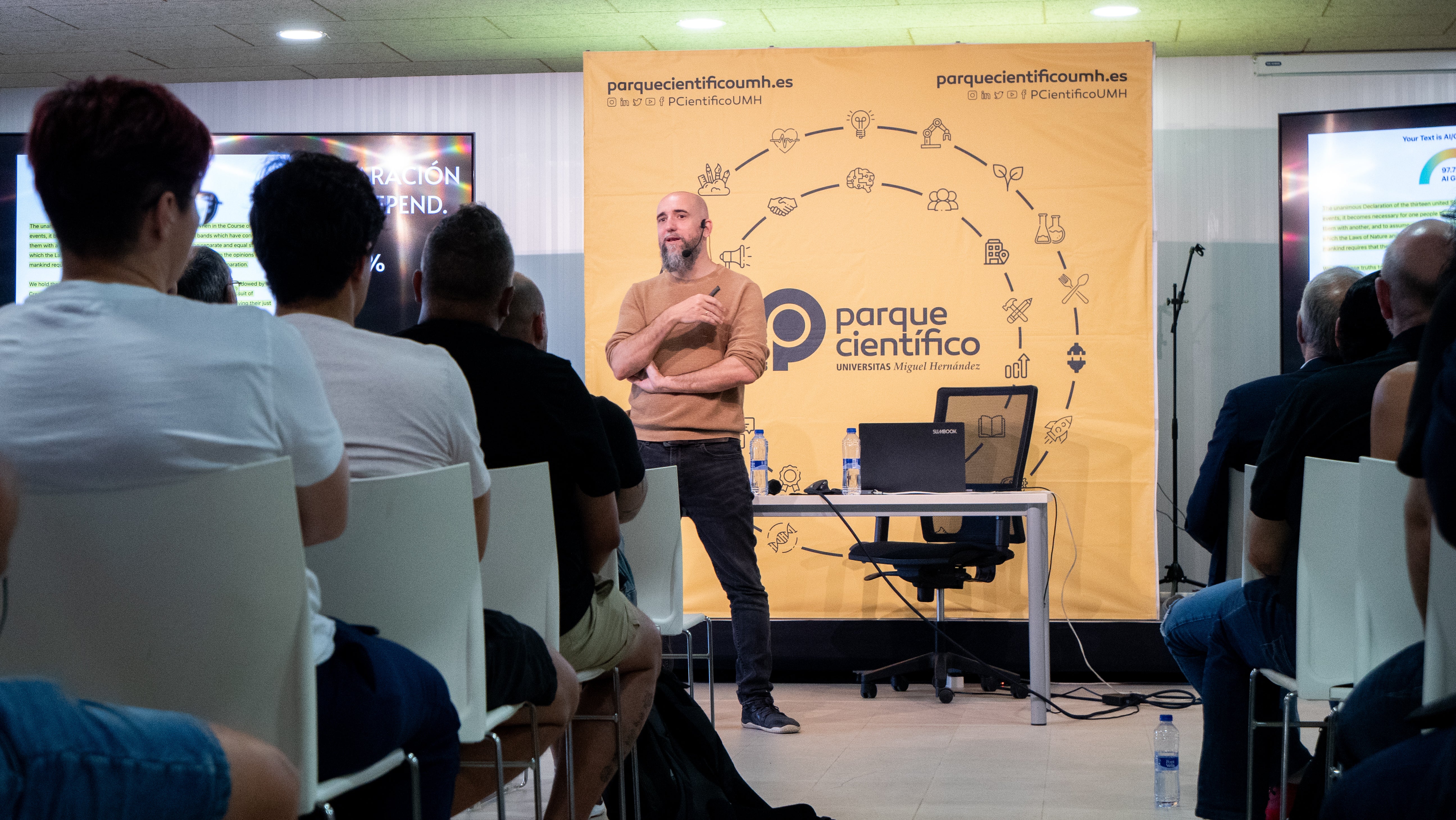 Jon Hernández: "En dos años la IA podría sustituir a cualquier empleado que teletrabaje" Jon Hernández: "En dos años la IA podría sustituir a cualquier empleado que teletrabaje"