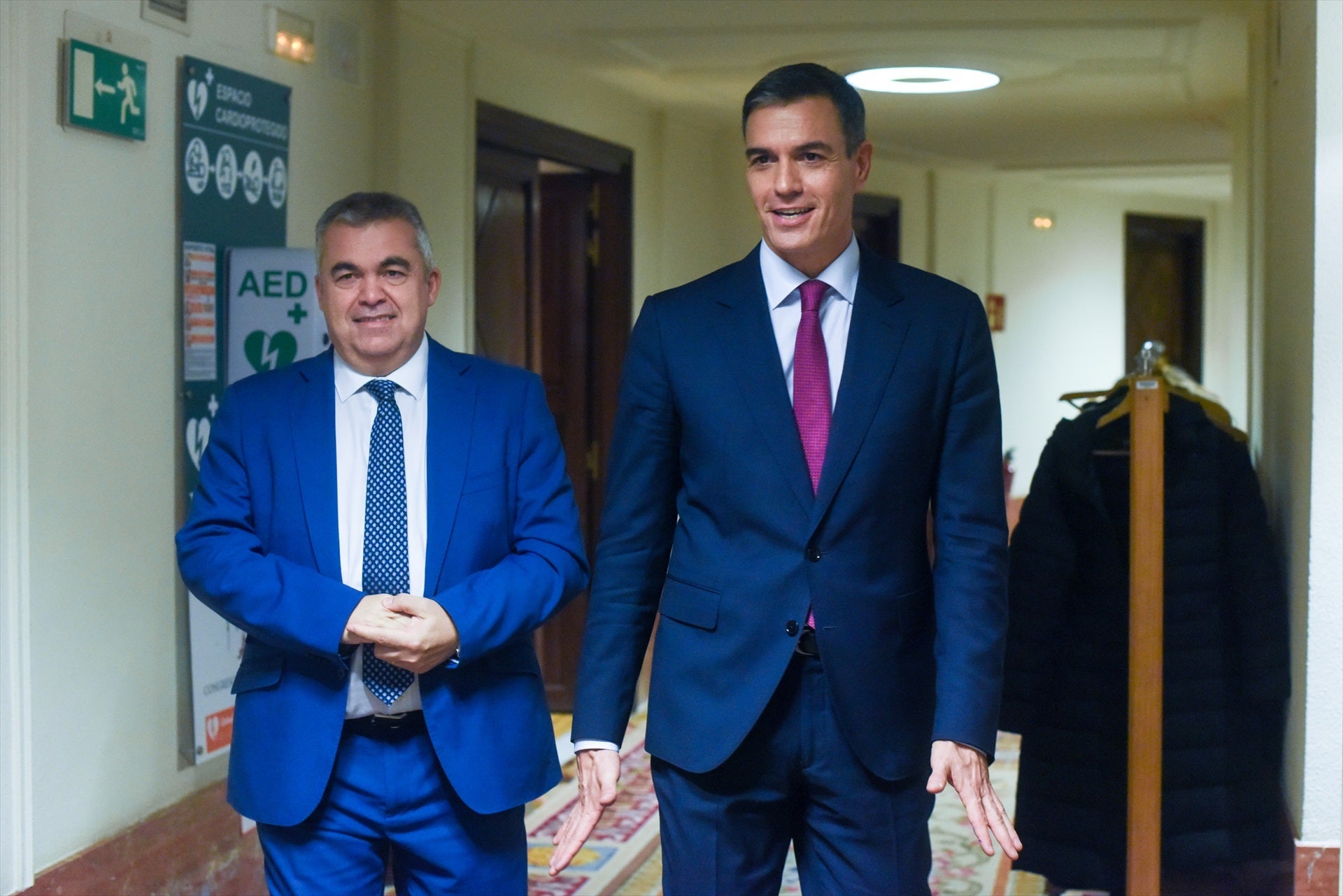 Un nuevo audio señala la relación entre Sánchez y Cerdán: "Santos hace lo que le manda Pedro, punto" Un nuevo audio señala la relación entre Sánchez y Cerdán: "Santos hace lo que le manda Pedro, punto"